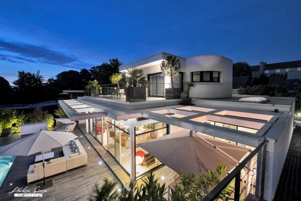 maison architecte toit moderne nuit